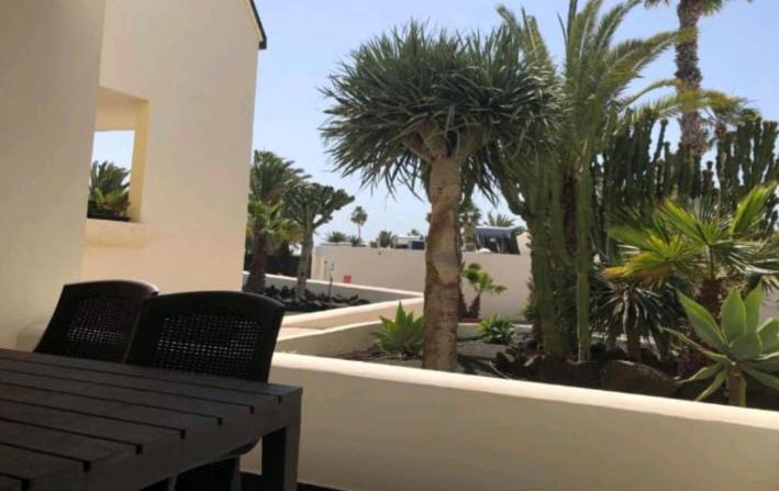 Suri Costa Teguise Appartement Buitenkant foto